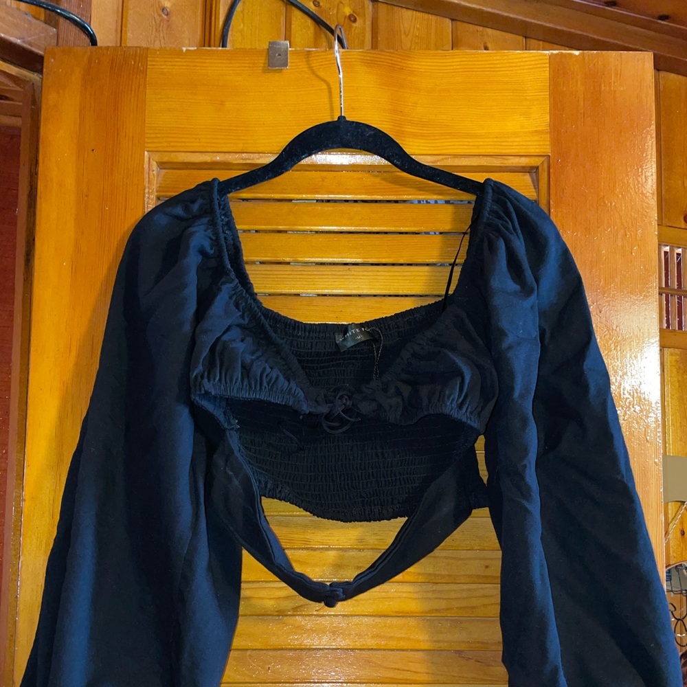 Black long sleeve crop top